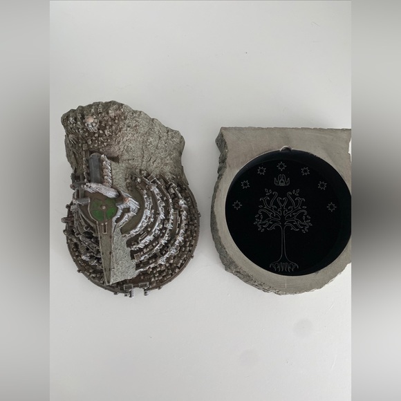 EUC Lord of the Rings Mina’s Tirith catch all sculpture from WETA - Picture 11 of 15